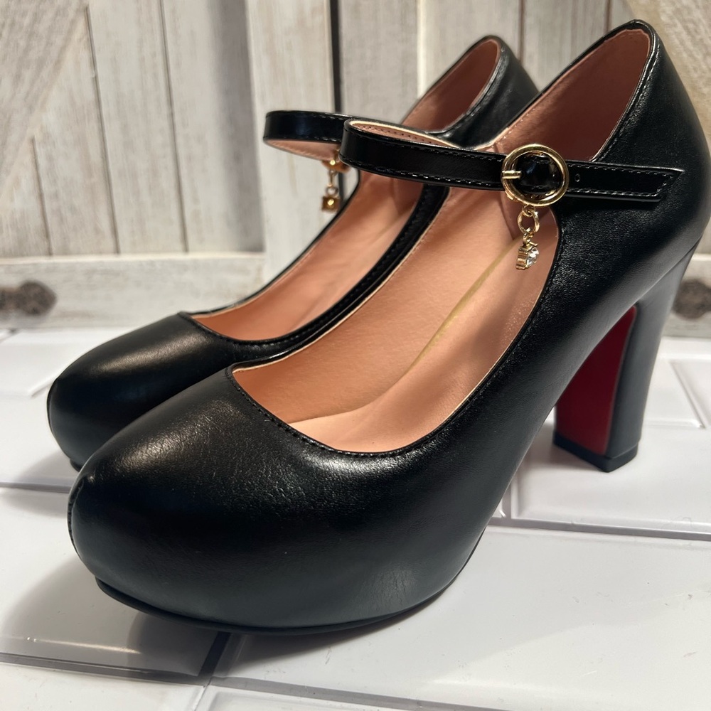 Black Heels with Gold Accent and charm